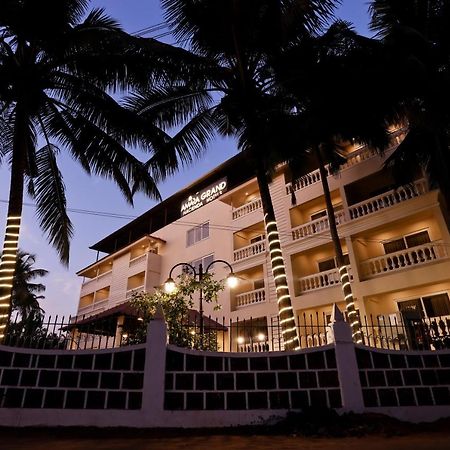 Amara Grand Baga Hotel Bagian luar foto