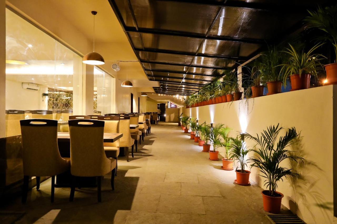 Amara Grand Baga Hotel Bagian luar foto