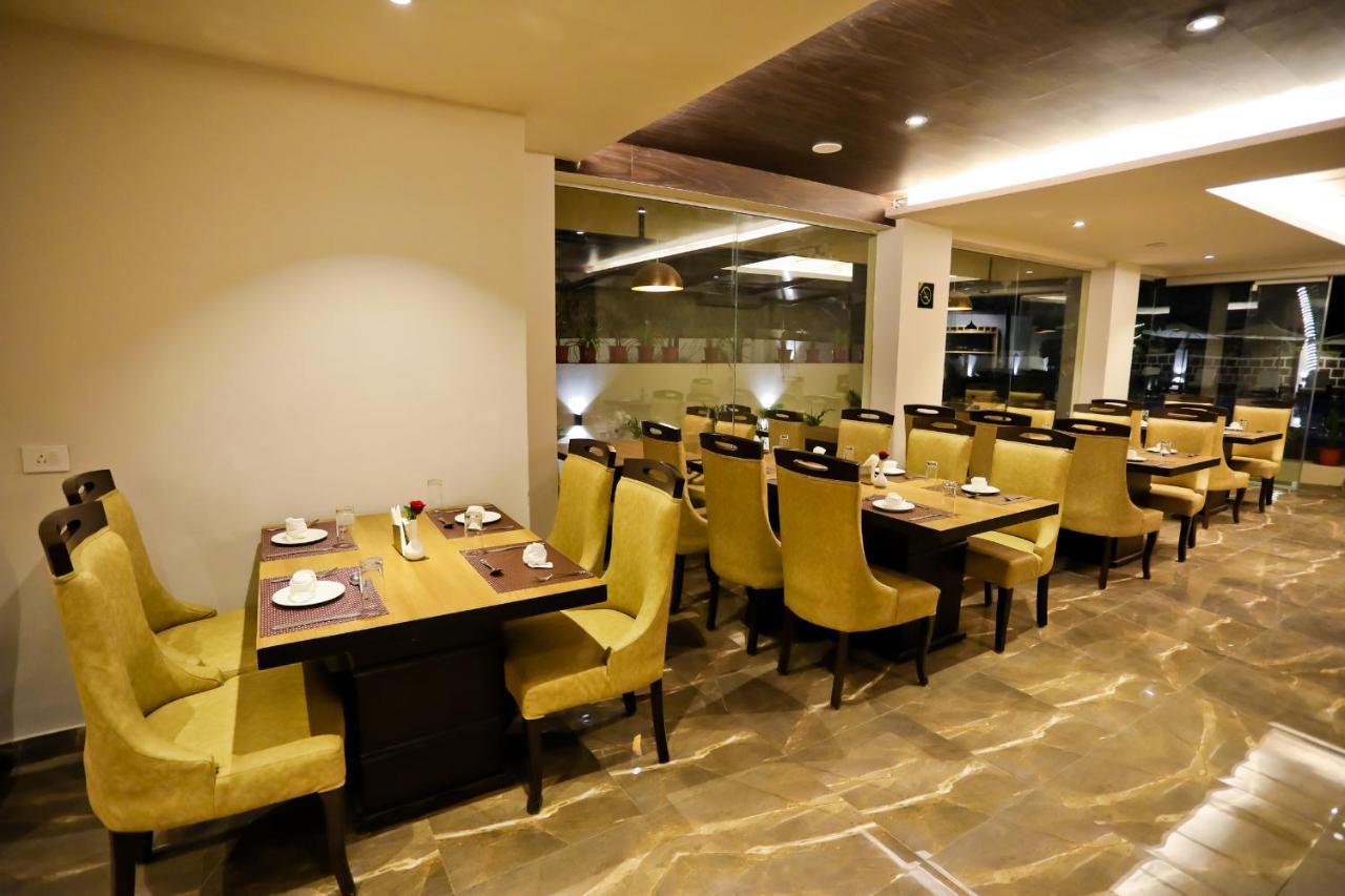 Amara Grand Baga Hotel Bagian luar foto